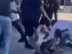 Briga generalizada entre alunos em frente à escola em SG; vídeo