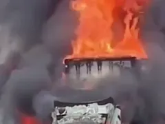 Caminhão pega fogo na BR-101 e assusta motoristas; vídeo