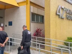 Cantor ligado a igreja é preso por abusar de criança de 8 anos