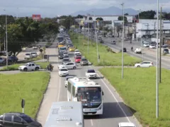Versões diferentes para causa do acidente na RJ-104, em São Gonçalo