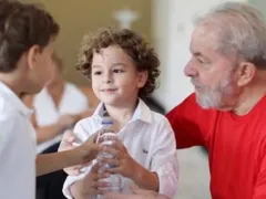 Dono de perfil fake que atacou neto de Lula é de SG