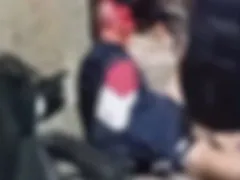 Dupla é espancada acusada de assalto no Rio; vídeo