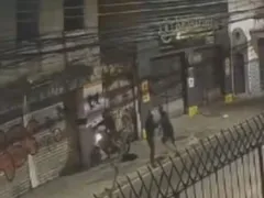 Entregador baleado ao reagir a assalto perto da sede do Governo do Estado