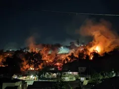 Incêndio de grande proporção atinge vegetação em São Gonçalo