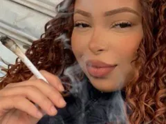 Jovem apelidada de ‘Japinha do tráfico’ dispara: “Parem de me chamar assim”