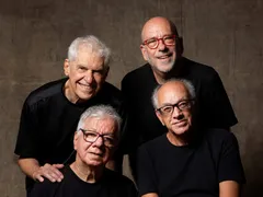 MPB4 comemora 60 anos em show a preços populares em Niterói
