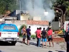 Mãe é acusada de incendiar a própria casa com os filhos dentro, em Niterói