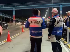 Mais de 400 motoristas são pegos na Lei Seca no RJ