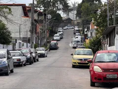 Onda de roubos de veículos em Niterói assusta moradores e comerciantes
