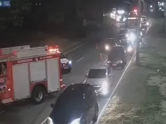 Motociclista morre carbonizado após moto explodir em acidente no Rio