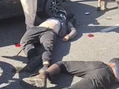 Motociclistas ficam gravemente feridos em acidente na RJ-104