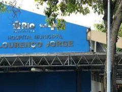 Mulher é atropelada por ônibus do BRT