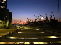 Ônibus em chamas fecha túnel no Centro do Rio
