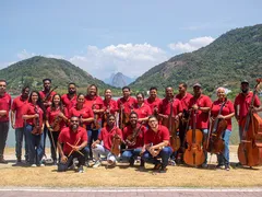 Orquestra da Grota faz 30 anos com espetáculo em Niterói