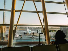 Passageira é presa em aeroporto após falsa ameaça de bomba