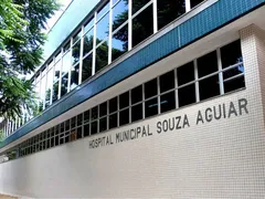 Placas com críticas ao aborto obrigatórias em unidades de saúde do Rio