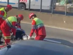 Queda de moto interdita faixas na Ponte Rio-Niterói