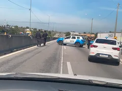 Tiroteio fecha BR-101 em São Gonçalo e causa manhã de caos e medo