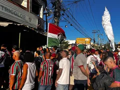 Torcedores do Fluminense eufóricos em bar de São Gonçalo