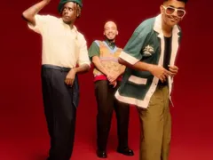 Trio de São Gonçalo faz show de graça na Baixada