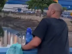 'Valão' em São Gonçalo vira 'ponto turístico' e dá o que falar; vídeo