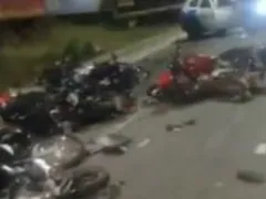 Várias motos batem após abordagem da PM em rolezinho; oito feridos