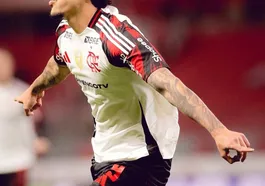 Fla vence o Inter e segue líder do Brasileiro