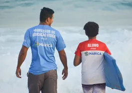 Projeto leva bodyboard gratuito para praia de Maricá