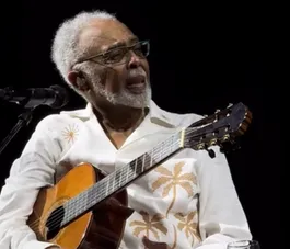 Gil vai às lágrimas com homenagem de Geraldo Azevedo; vídeo