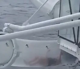 Mulher fica presa em toboágua a 50 metros do mar; vídeo