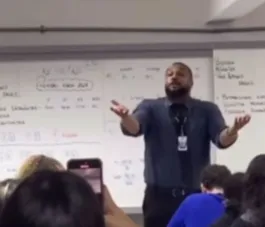 Professor vira fenômeno ao ensinar fórmulas no ritmo do funk; vídeo