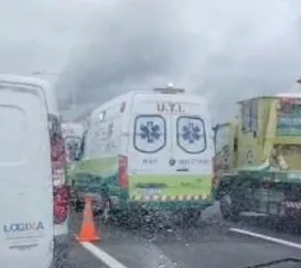 Acidente entre caminhão e van interdita Ponte Rio-Niterói