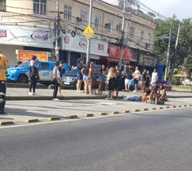 Acidente entre carro e moto deixa 2 mortos no Rio