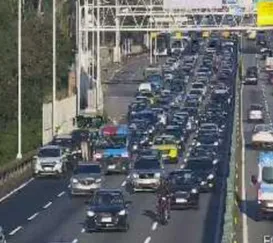 Motociclista fica gravemente ferido após acidente na Ponte Rio-Niterói