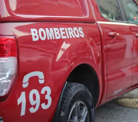 Acidente envolve quatro veículos em viaduto de Niterói