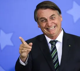 Bolsonaro deixa hospital após oito dias internado