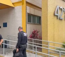 Cantor ligado a igreja é preso por abusar de criança de 8 anos