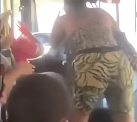 Confusão em ônibus provoca pânico entre passageiros em Maricá