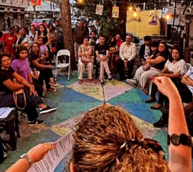 Esquina de rua vira xodó de amantes da leitura em São Gonçalo