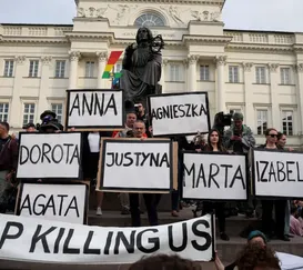 Europa vota para facilitar mulheres o acesso ao aborto