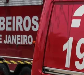 Carro invade calçada e atropela seis pessoas na Baixada