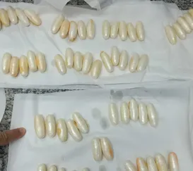 Homem é preso no Galeão após engolir 80 cápsulas de cocaína