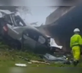 Motorista morre após carro capotar e cair de viaduto em São Gonçalo