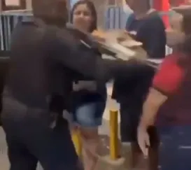 Idosa é agredida com coronhada de fuzil por PM na Baixada; vídeo