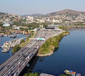 Motorista de app salva casal e bebê nasce na Ponte Rio-Niterói