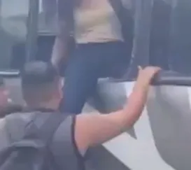 Ônibus lotado perde freio e causa pânico em Niterói; vídeo