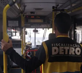 Ônibus são recolhidos por irregularidades na Baixada
