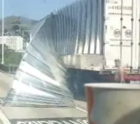 Parte de caminhão se solta e causa lentidão na Ponte; vídeo