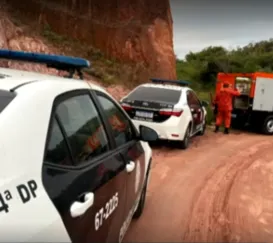 Partes de corpos achados em cemitério clandestino do tráfico