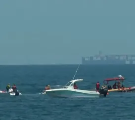Piloto morre após queda de monomotor no mar de Copacabana